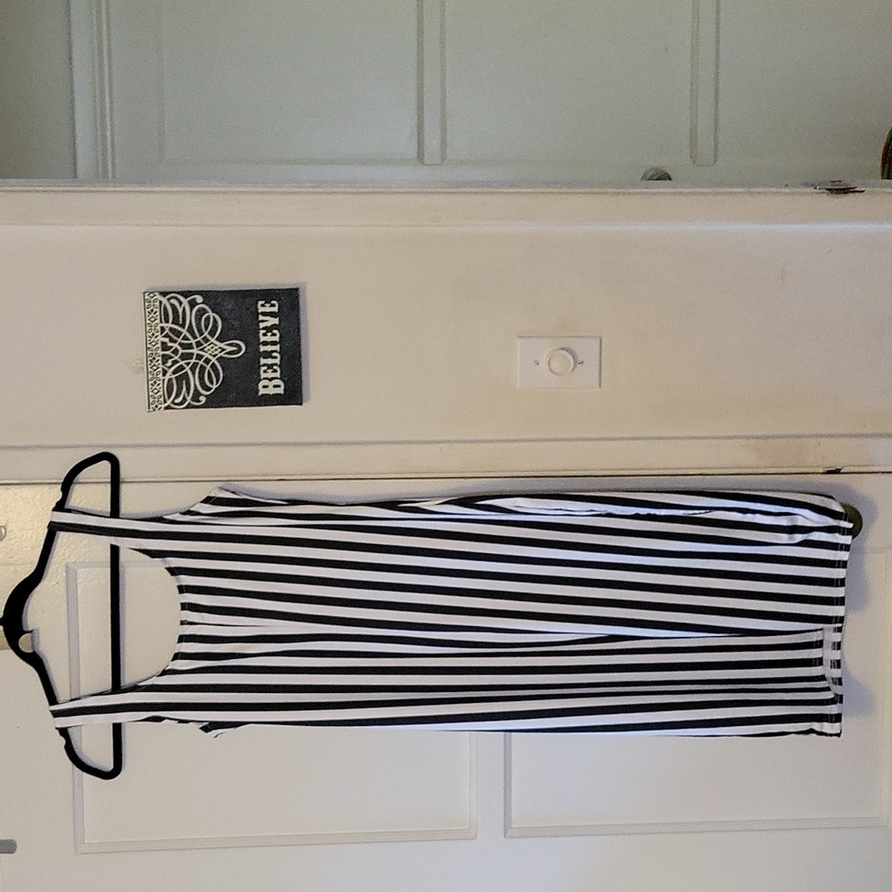 Dress - Picture 5 of 5